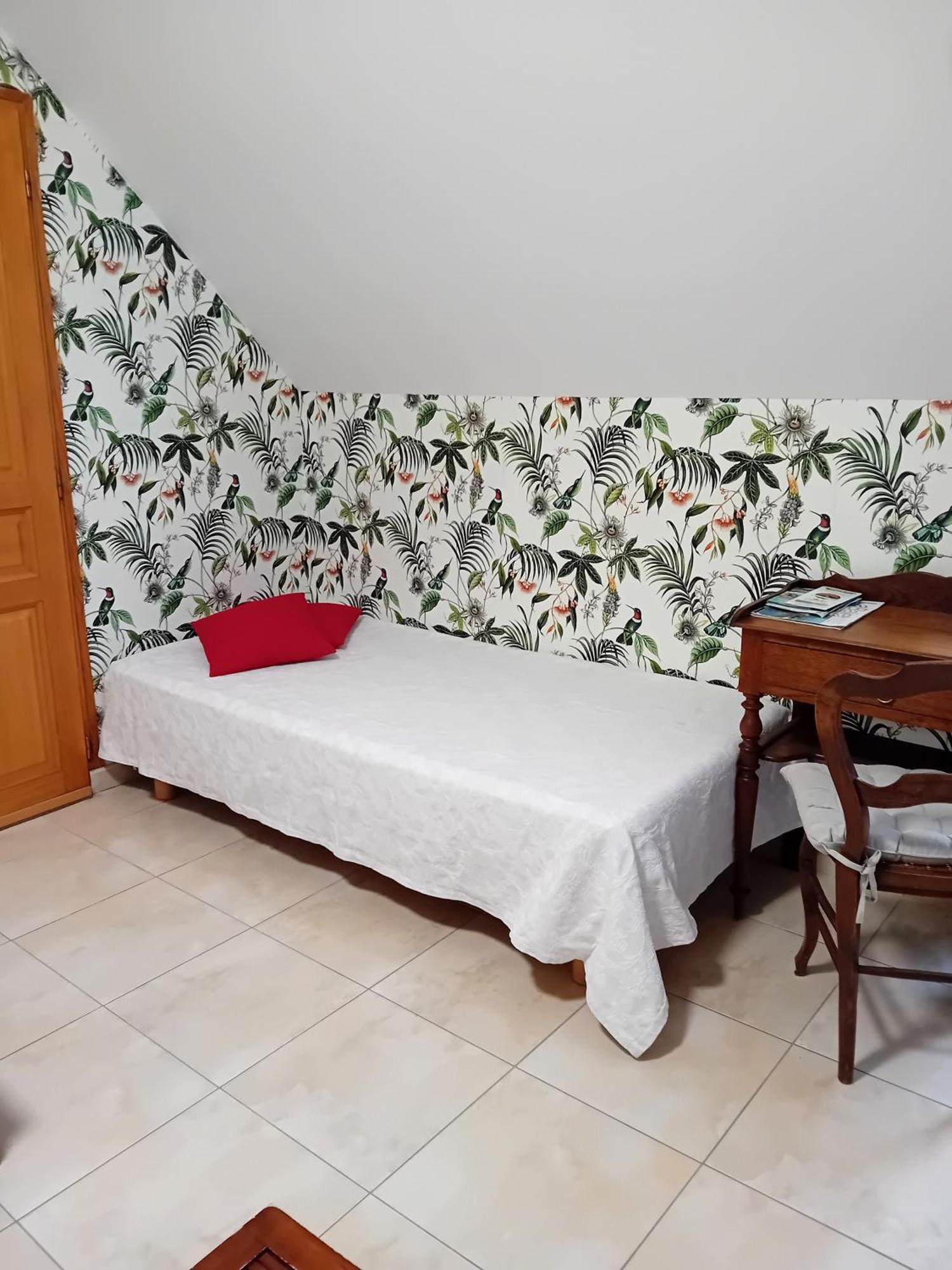 Petit Chatelet Bis Hirel Exterior foto
